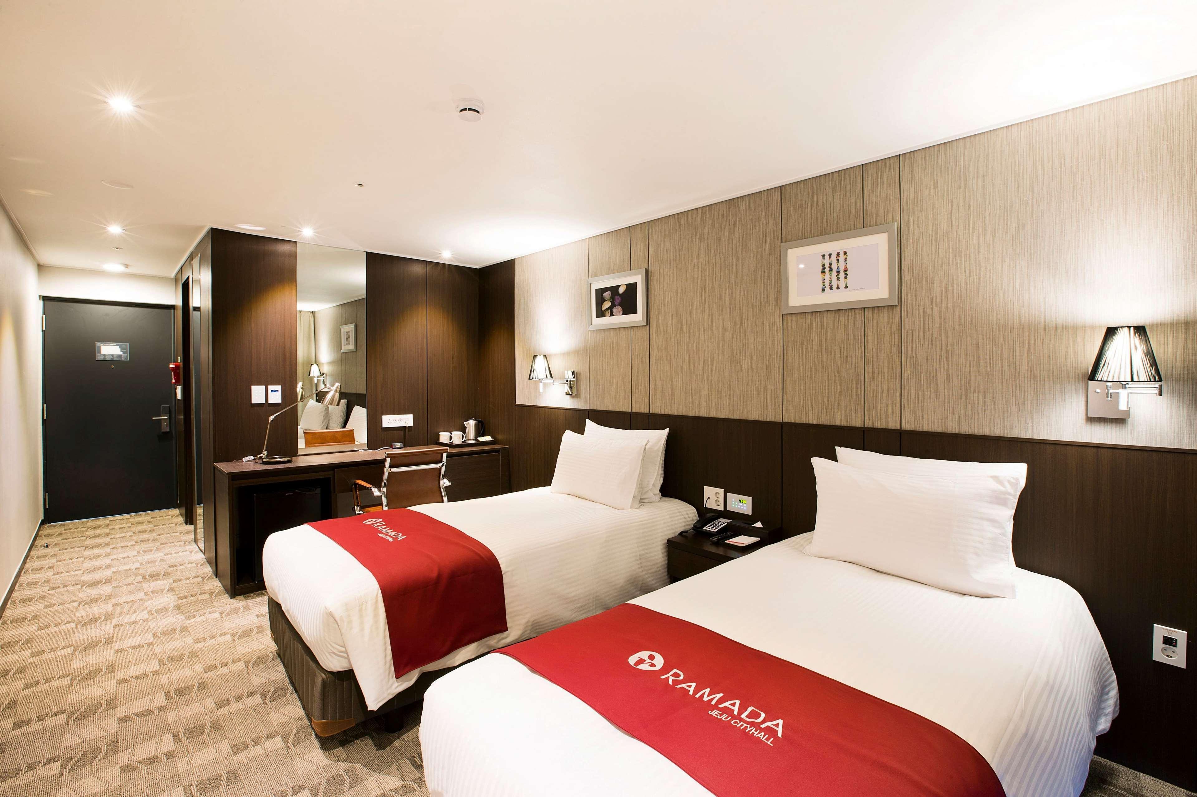 Ramada By Wyndham Jeju City Hall Εξωτερικό φωτογραφία
