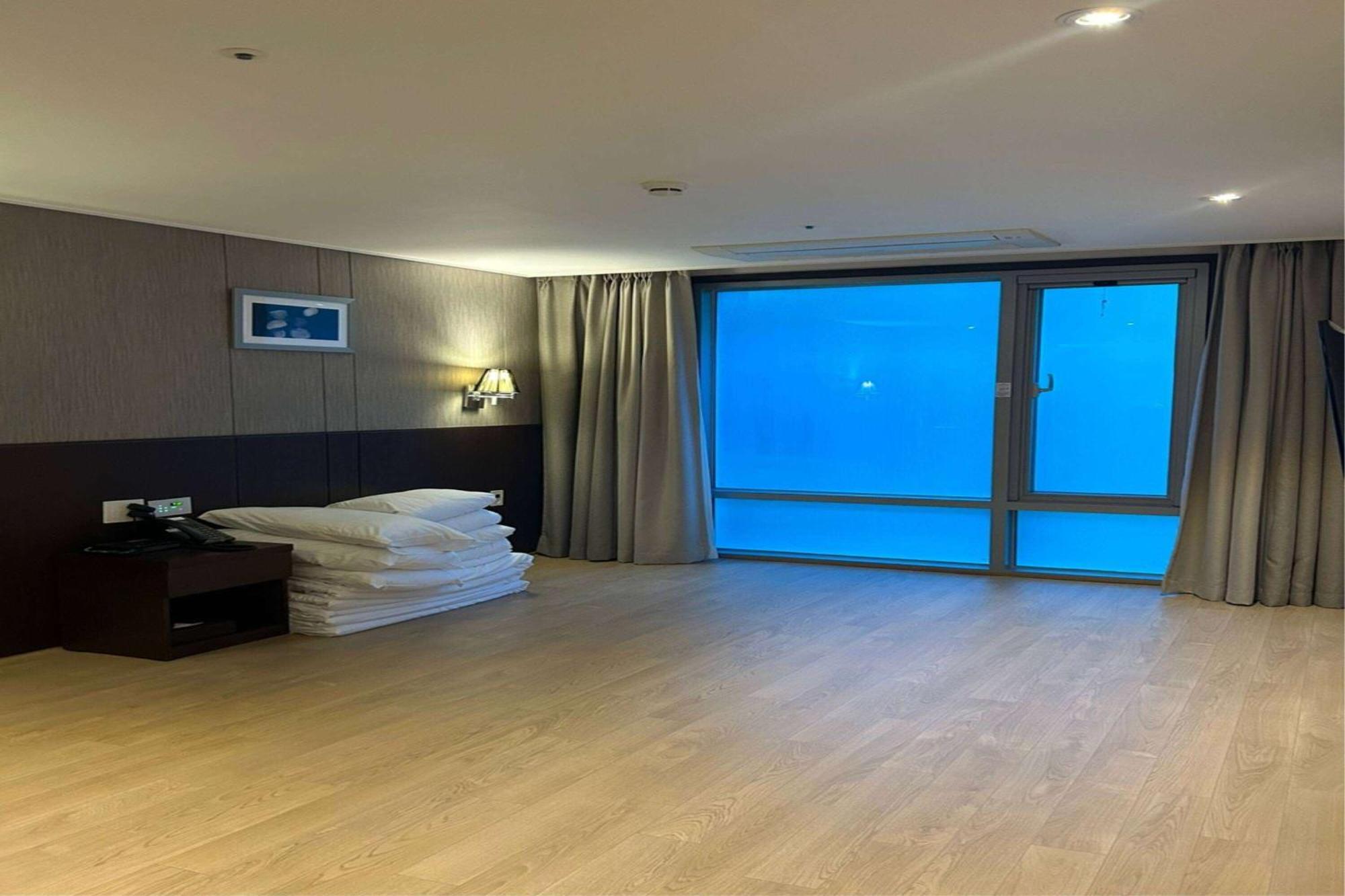 Ramada By Wyndham Jeju City Hall Εξωτερικό φωτογραφία